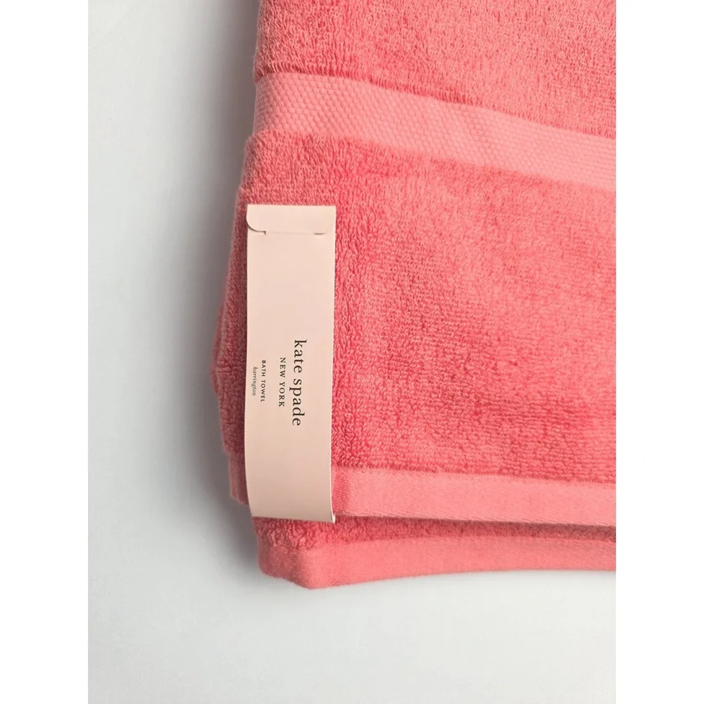 Kate Spade Harrington bath towel NWT pink coral cotton 30x56
